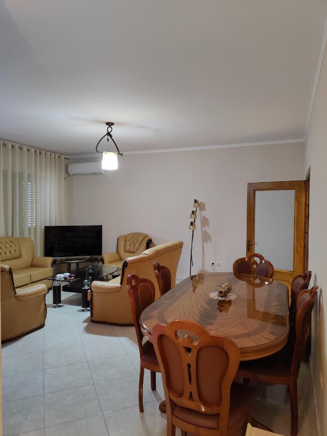 City Center Apartment Berati Exterior foto